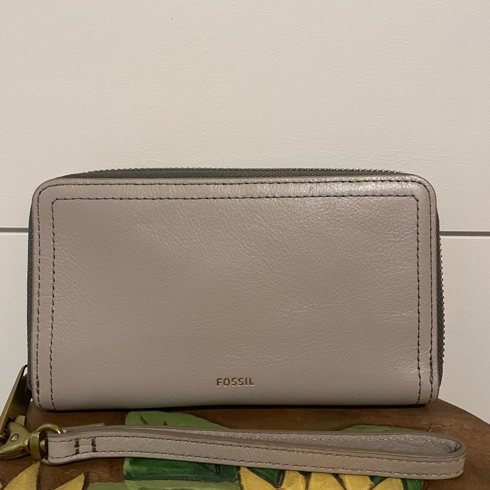 Bone gray fossil wristlet